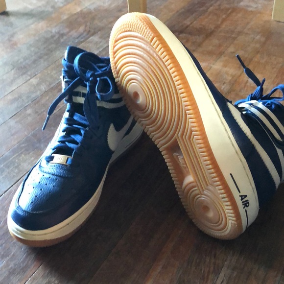 Nike Air Force 1 With Velcro Strap - Picture 2 of 8